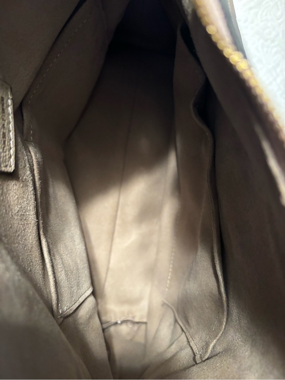 Taupe Leather Shoulder Bag with Detachable Strap and cross body strap. - Picture 3 of 4